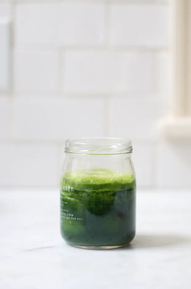 Green juice recipe via 101 Cookbooks on Thou Swell | 8 Smoothies to Make in the New Year https://thouswell.com/8-smoothies-to-make-in-the-new-year