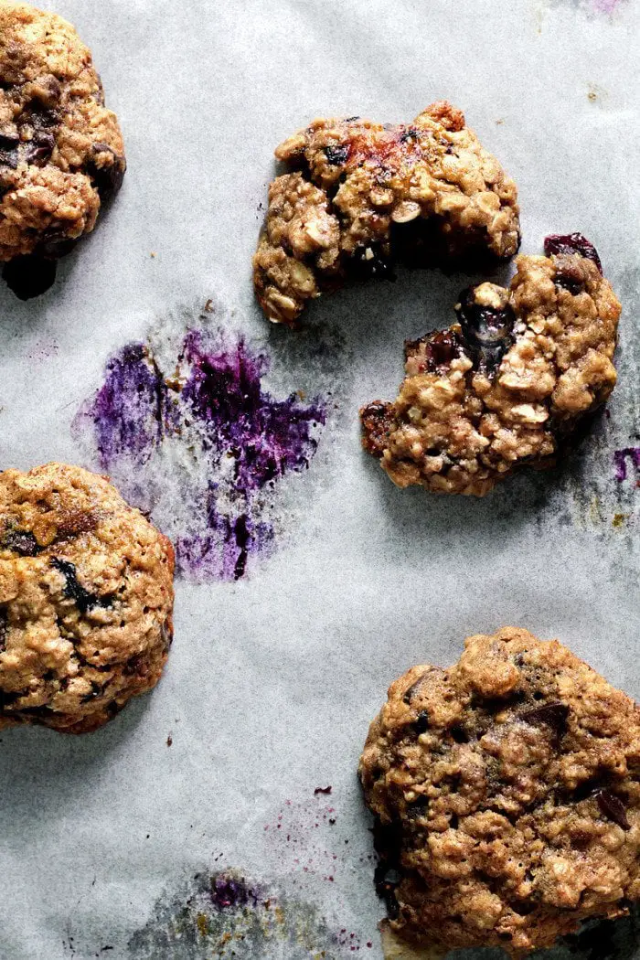Blueberry oatmeal chocolate cookies via Lady & Pups