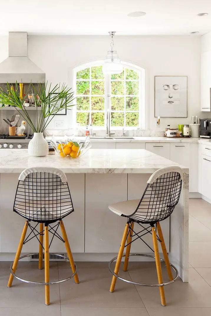 Bright modern kitchen in all white.
