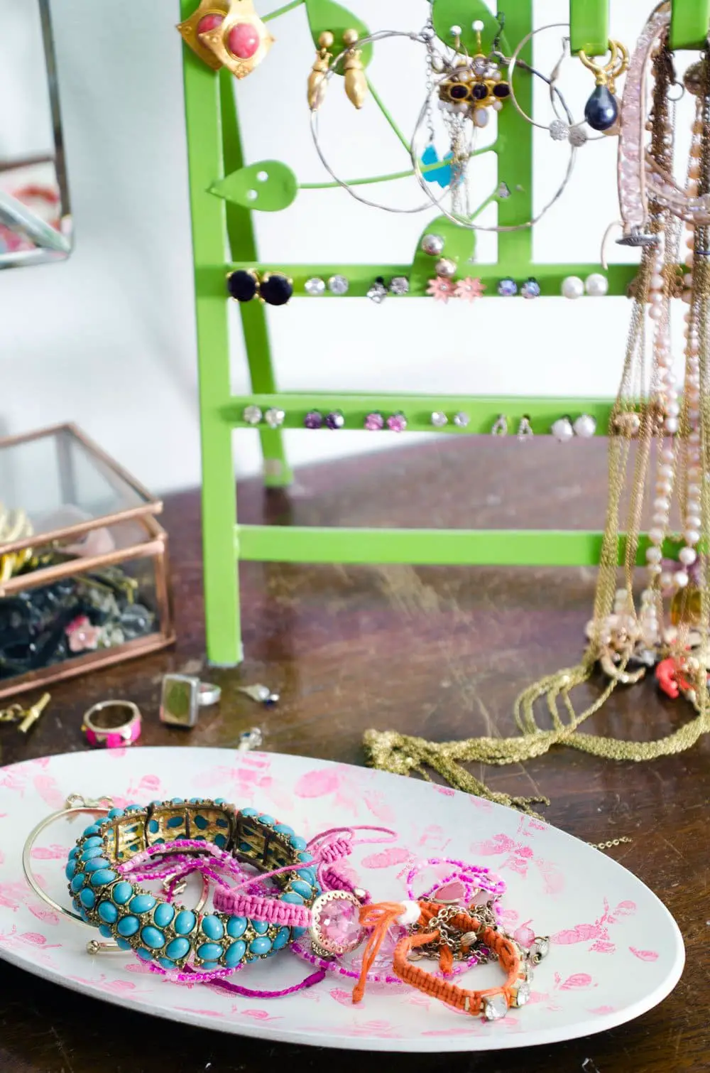 Paint an Ikea serving bowl then stamp it for a fun pattern and a decorative jewelry holder for your dresser.