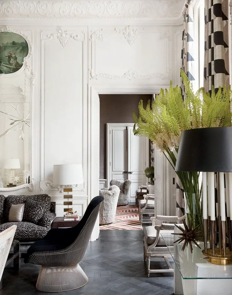 A historic French apartment designed by François Catroux with a fresh mix of modern and traditional elements on Thou Swell #laurensantodomingo #interior #interiordesign #frenchdesign #frenchhome #hometour #luxurydesign #luxuryinterior