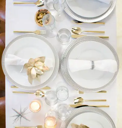 TWO TAKES: UNIQUE HOLIDAY TABLE SETTINGS 1