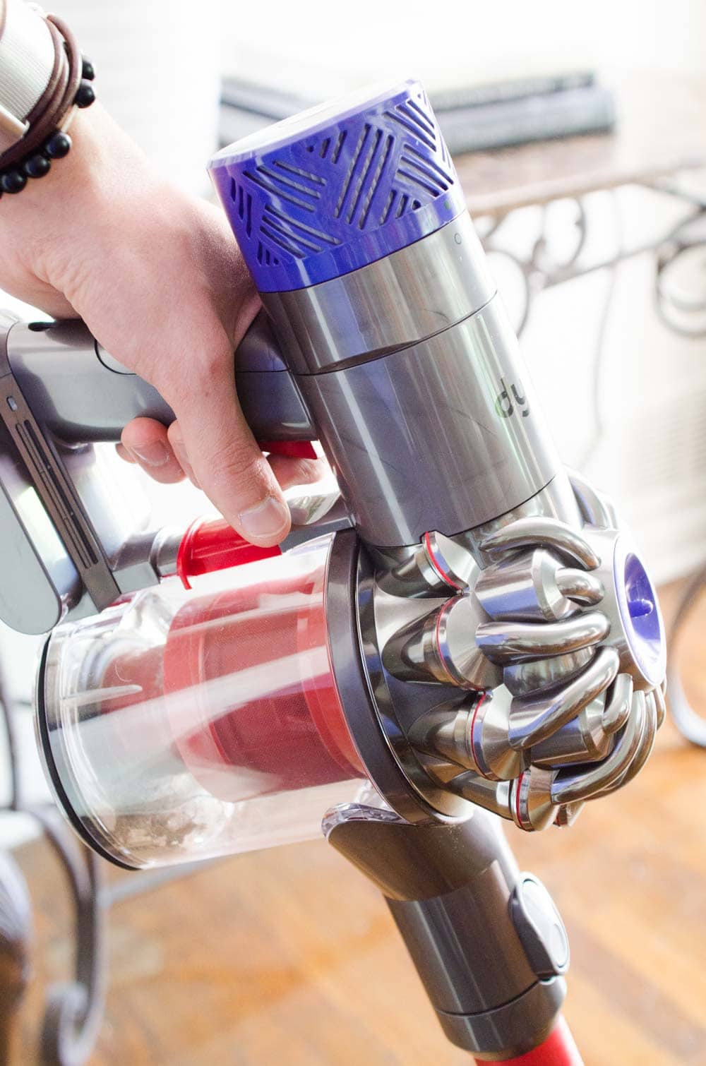 Test Dyson V6 Cord-Free : il dispose du strict nécessaire - Les