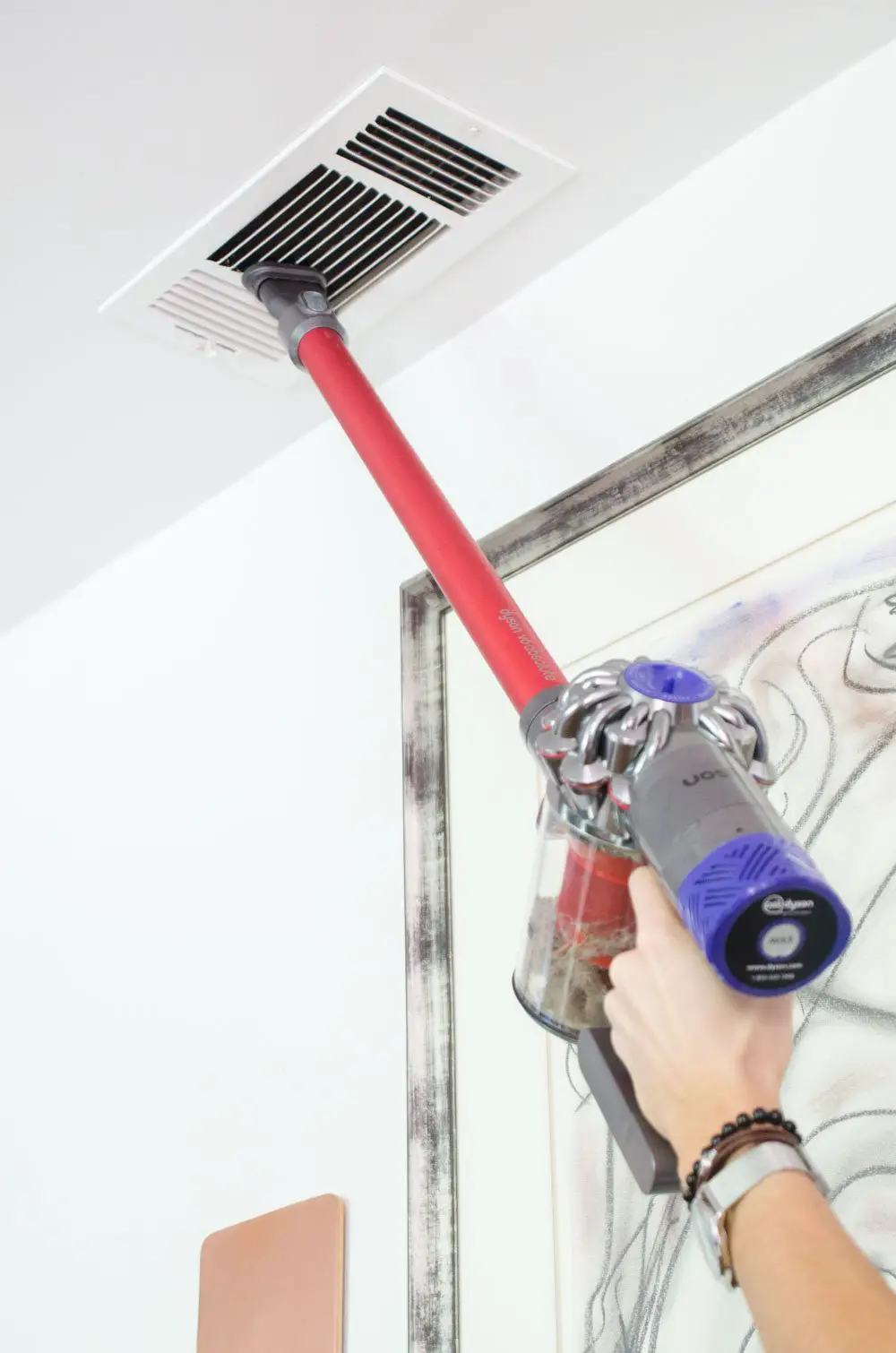 Cleaning the house with Dyson V6 cordless vacuum cleaner via @thouswellblog