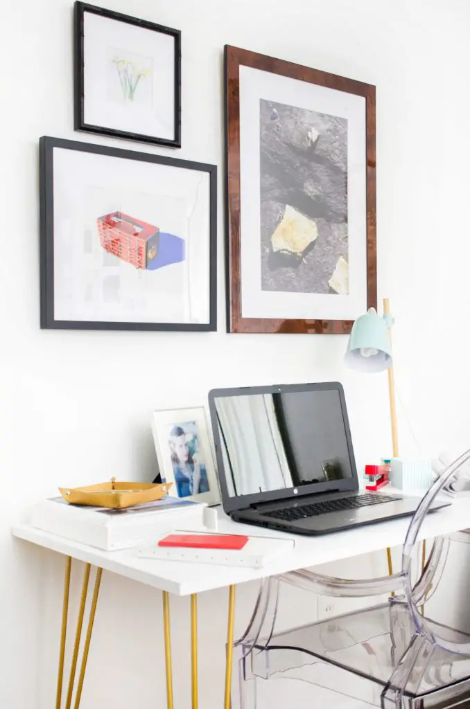Modern desk workspace with HP's 15-inch laptop on HSN via @thouswellblog
