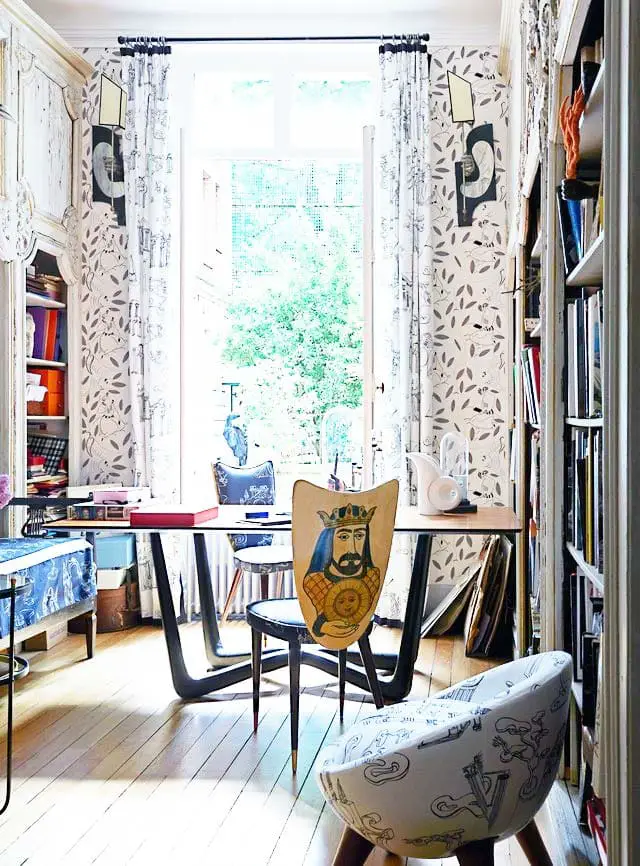 Patterned home office in an eclectic French apartment via Thou Swell #paris #parisapartment #apartment #office #homeoffice #eclecticdesign #frenchdesign #studio #designstudio