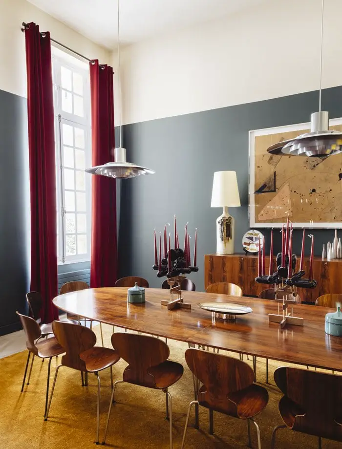Elegant dining room with mix of modern and antique furniture on Thou Swell @thouswellblog