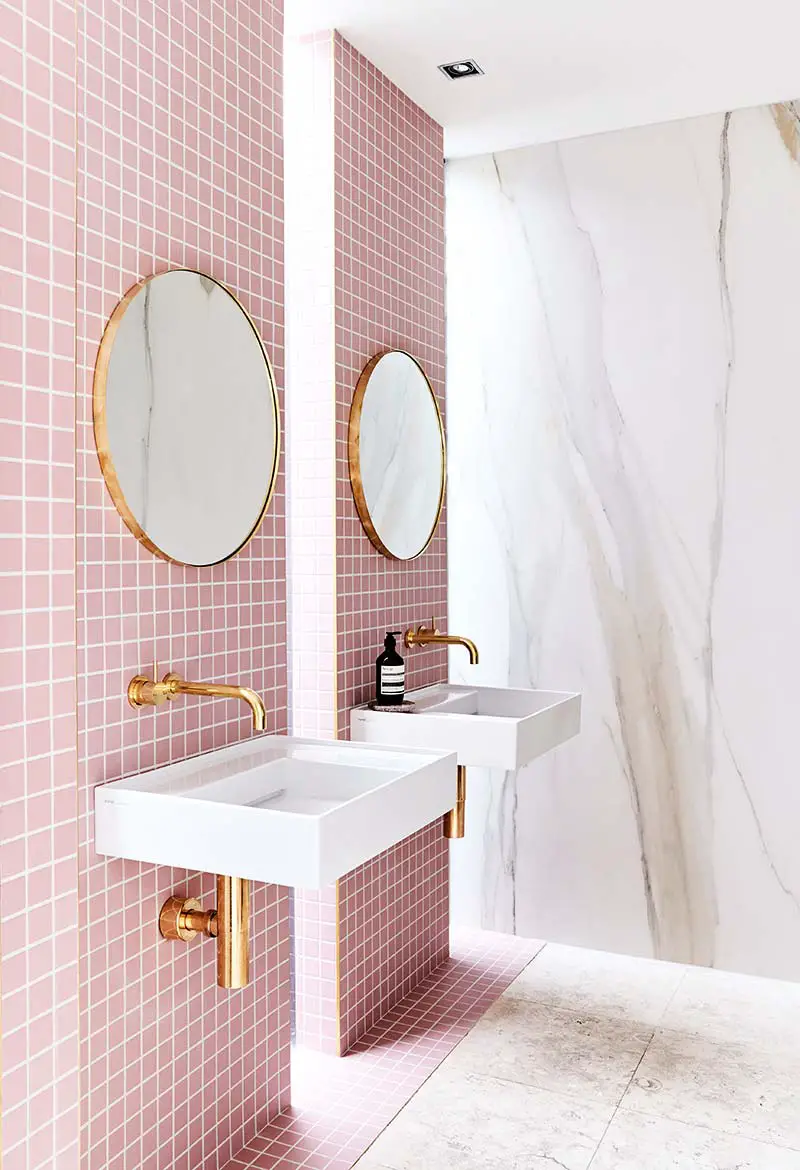 Pink tiled modern bathroom on Thou Swell @thouswellblog
