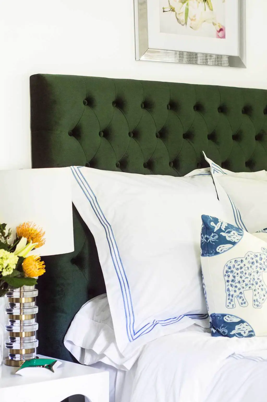 Blue and green bedroom makeover with blue embroidered Trio bedding from Pine Cone Hill by Annie Selke on Thou Swell @thouswellblog
