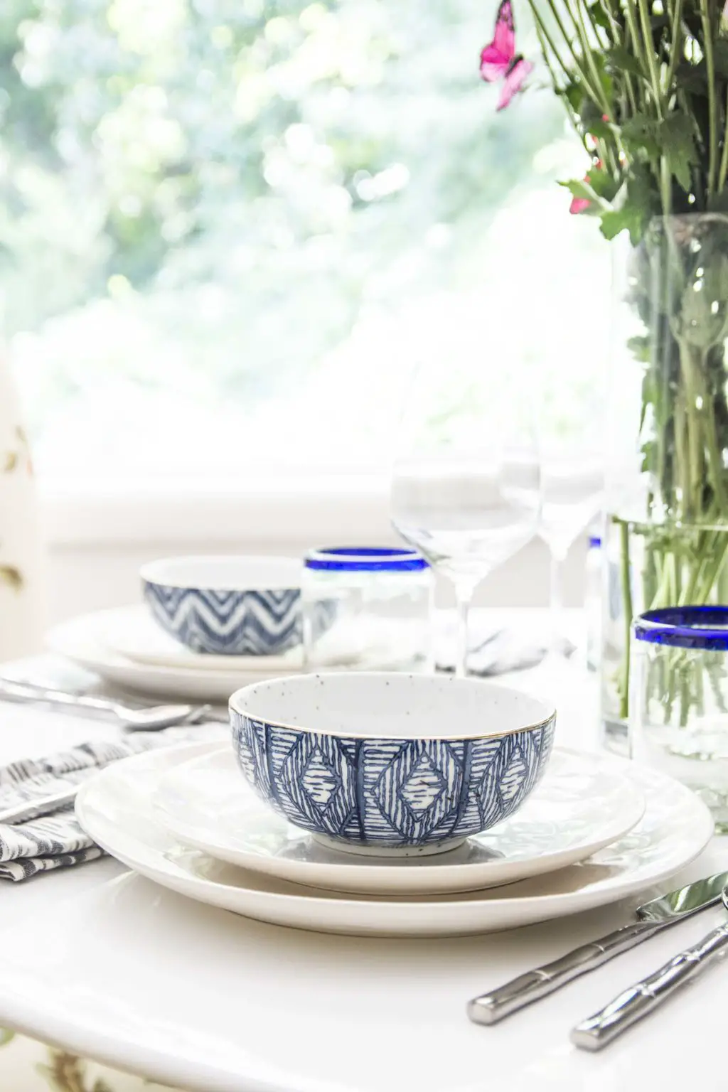 Whimsical patterned table setting on Thou Swell @thouswellblog