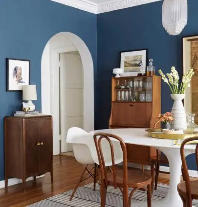 Blue dining room walls on Thou Swell @thouswellblog