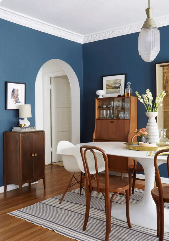 Blue dining room walls on Thou Swell @thouswellblog