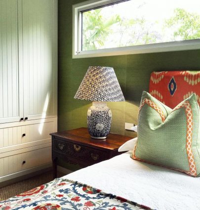 THE BEST SOURCE FOR DESIGNER THROW PILLOWS 9 Green bedroom with pleated pattern lampshade on Thou Swell @thouswellblog