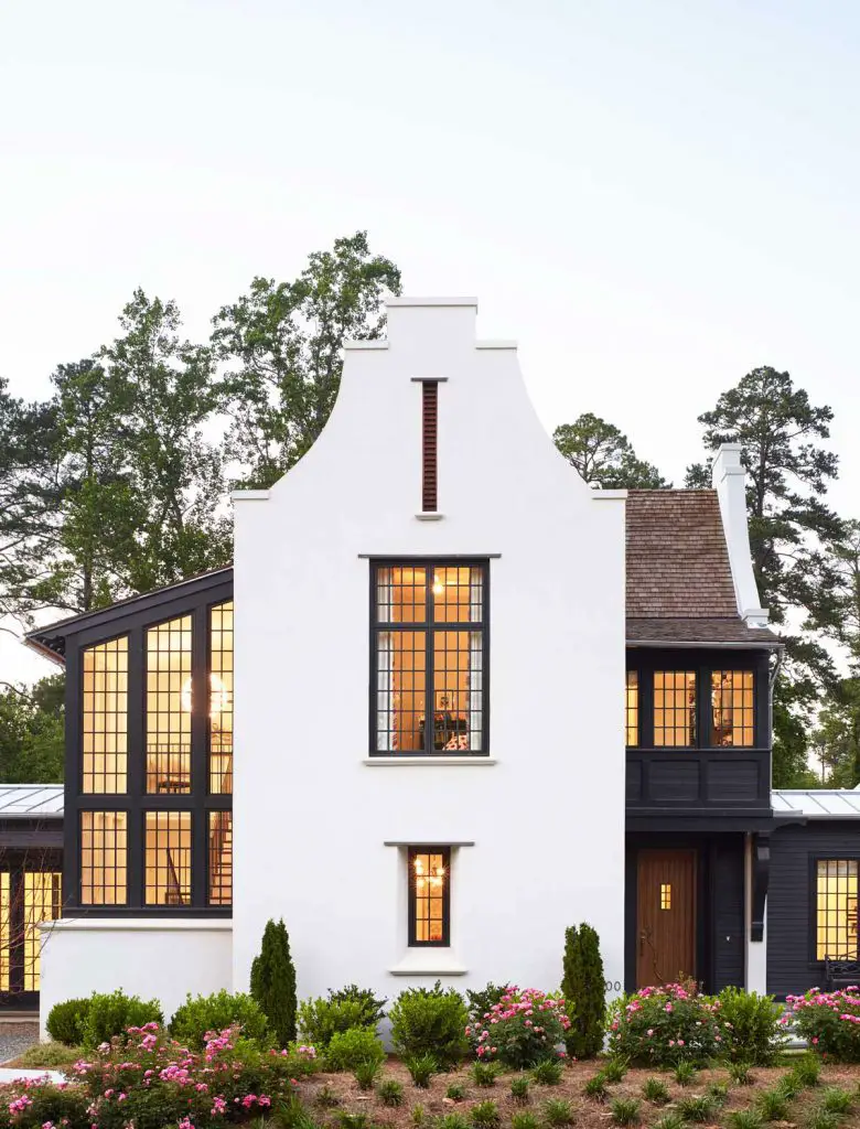 Dutch inspired architecture with black exterior on Thou Swell @thouswellblog