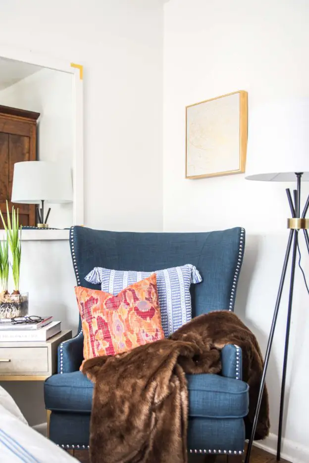 Why Your Bedroom Needs an Accent Chair Thou Swell