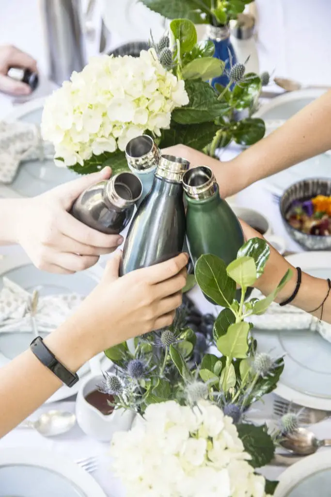 S'well bottle summer brunch party on Thou Swell @thouswellblog