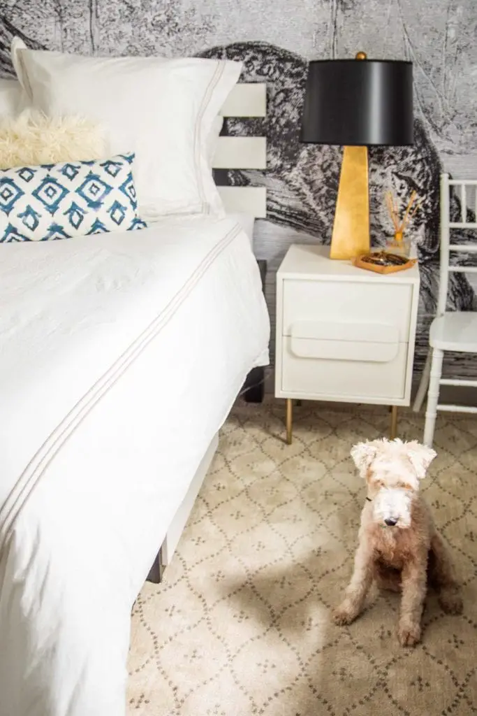 Jungle-inspired apartment bedroom design makeover reveal with Mohawk Home area rug on Thou Swell @thouswellblog