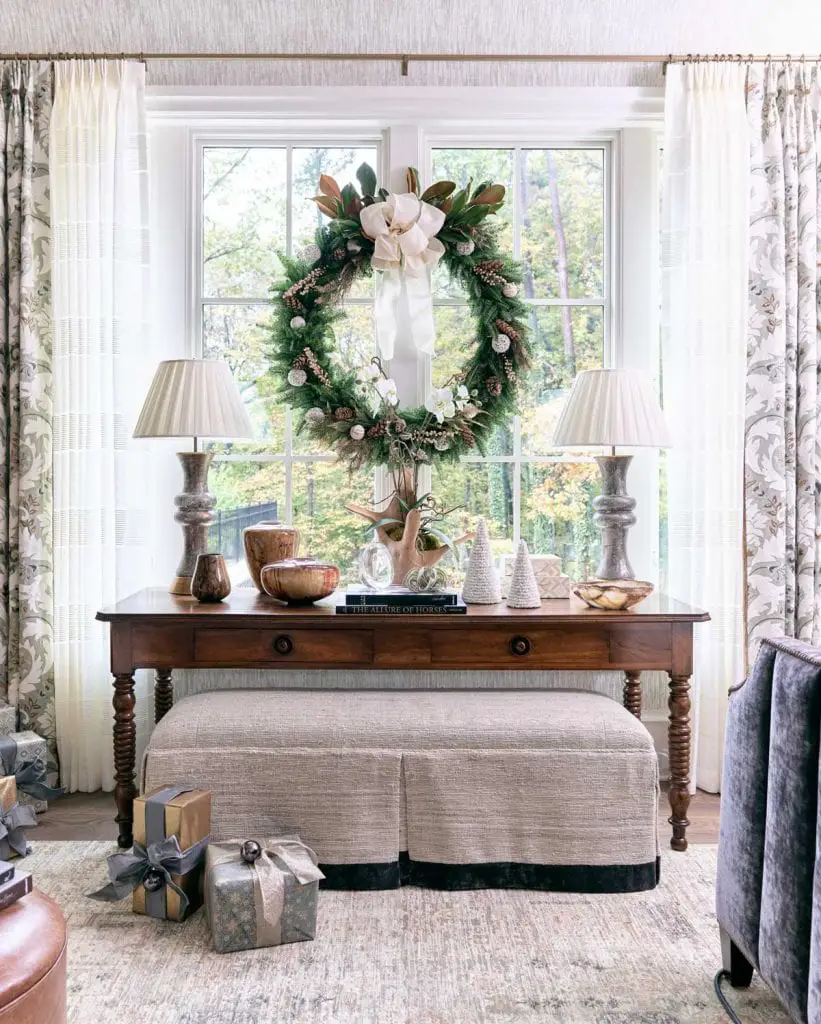Atlanta Homes & Lifestyles Home for the Holidays showhouse with traditional Christmas decor by Jessica Bradley on Thou Swell @thouswellblog