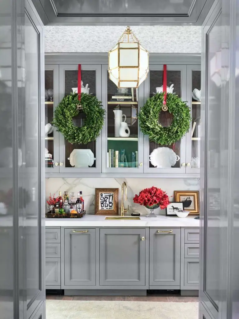 Atlanta Homes & Lifestyles Home for the Holidays showhouse with traditional Christmas decor by Lauren Elaine Interior Design on Thou Swell @thouswellblog