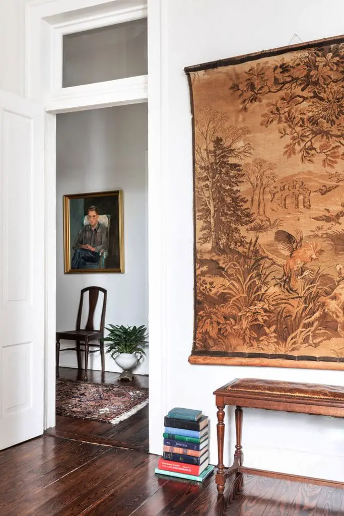 Fresh traditional design for a shotgun bungalow in New Orleans home tour on Thou Swell @thouswellblog