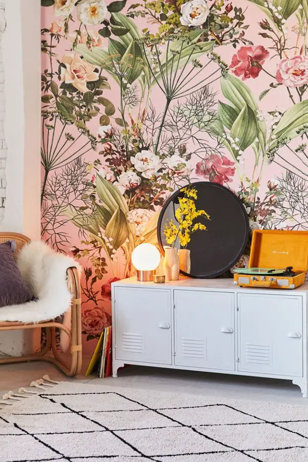 My favorite wall murals and tapestries with floral patterns and landscapes on Thou Swell @thouswellblog