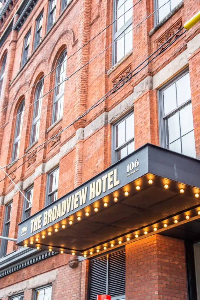 24 hours in Toronto city guide with the Broadview boutique hotel on Thou Swell #toronto #travel #torontoguide #cityguide