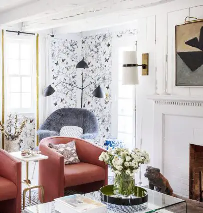 Maximalist living room in a historic Colonial house with modern decor on Thou Swell #livingroom #livingroomdesign #maximalist #modern #homedecor