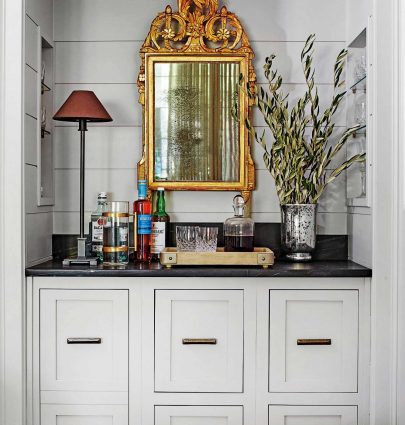 DECORATING DETAILS: CORDLESS LAMP & SCONCE SOURCE 3 Grey bar design with gilt gold mirror and cordless table lamp on Thou Swell #bar #homebar #builtinbar #greybar #goldmirror #homedesign #homedecor #southerndesign #decorideas