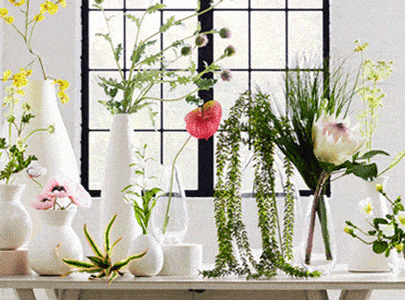 12 FAUX FLOWERS THAT ACTUALLY LOOK FABULOUS 9 Faux flowers in white vases on Thou Swell #flowers #fauxflowers #artificialflowers #flowers