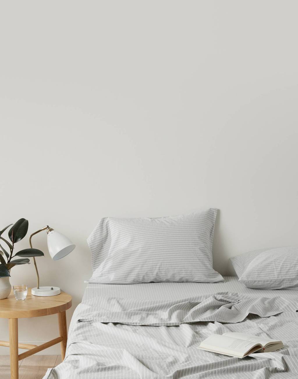 CATCHING ZZZ's WITH THE MADEWELL x PARACHUTE COLLECTION 21 Madewell x Parachute sleep collection, striped sheets on Thou Swell #sheets #bedding #bedroom #bedroomdesign #bedroomdecor