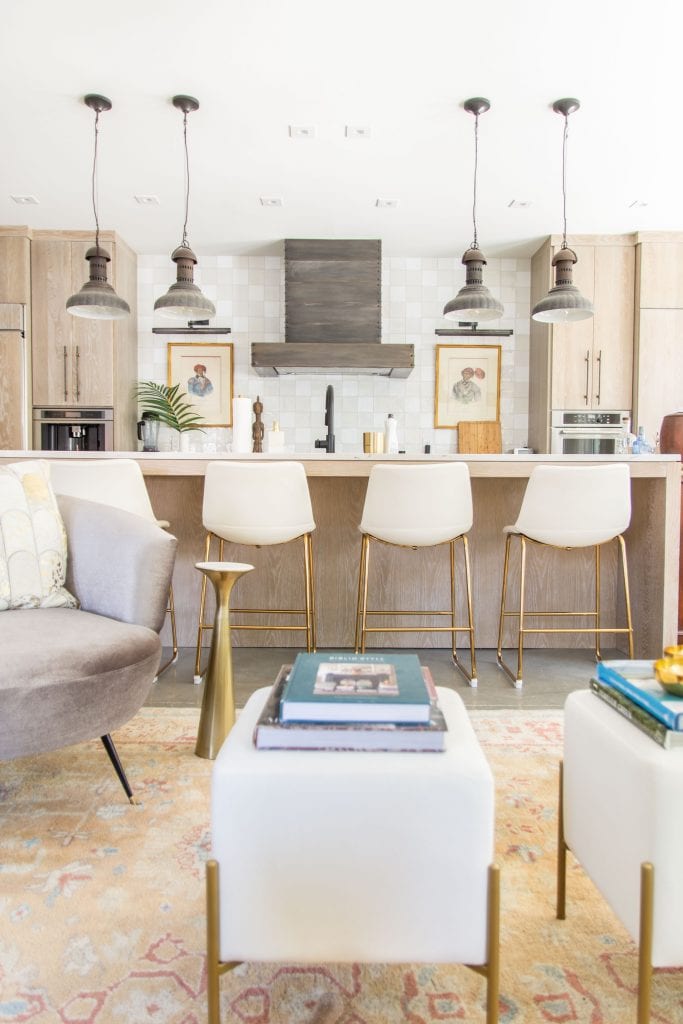 Kevin O'Gara designer apartment tour in Buckhead Atlanta, GA with Hedgewood Homes kitchen design full home tour video on Thou Swell #apartment #hometour #housetour #apartmenttour #kitchen #kitchendesign #homedesign