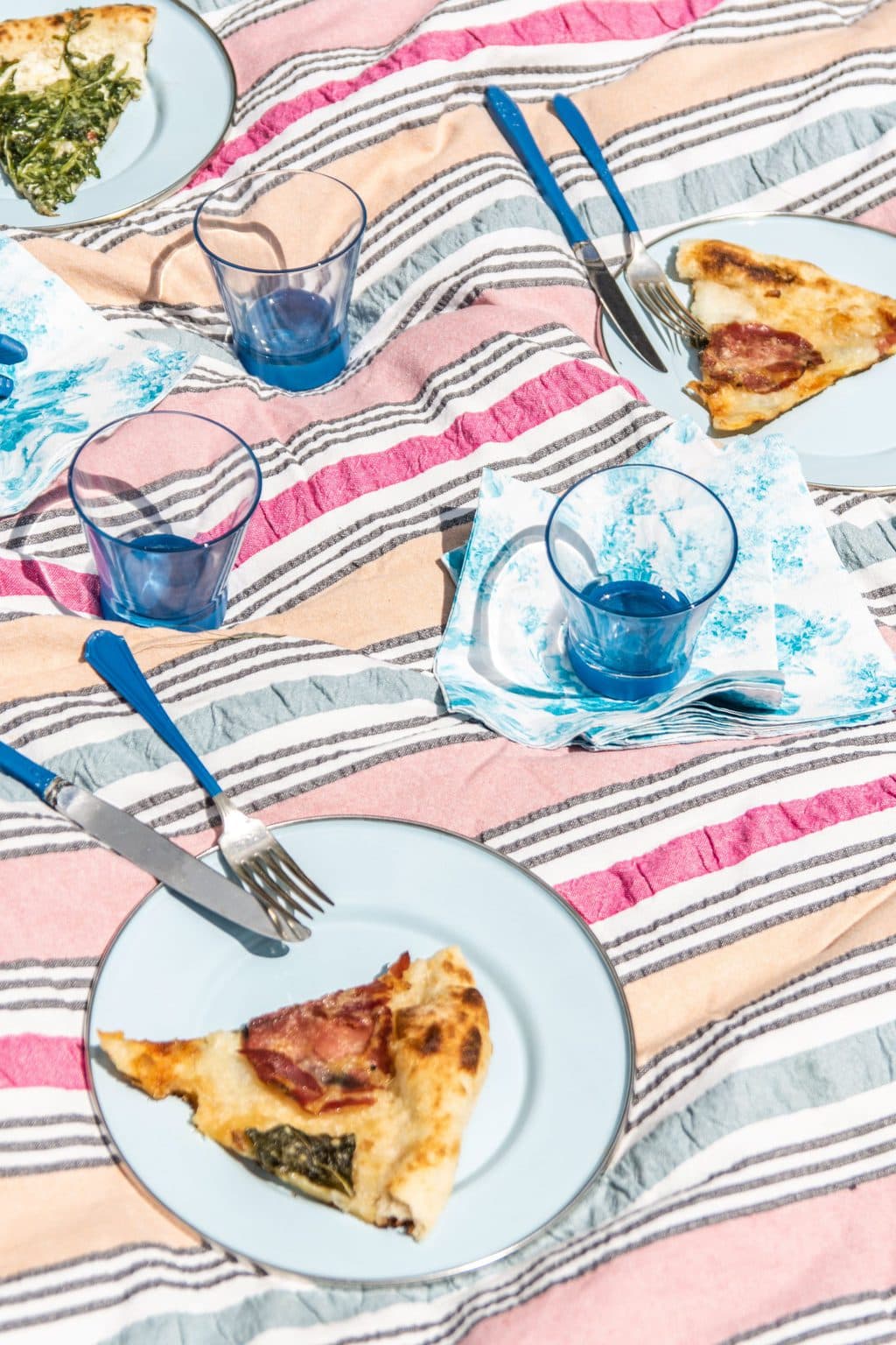 DIY DIPPED VINTAGE PICNIC SET WITH PLASTI DIP CRAFT COATING 7 DIY dipped picnic set with vintage silverware and glasses using Plasti Dip spray paint plastic coating in Gulf Blue on Thou Swell #plastidip #picnicset #picnic #diy #diyproject #upcycling #spraypaint #vintage #diycraft #custom #dipheadsunite