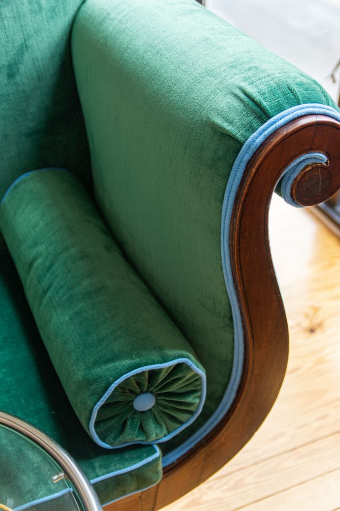 Green velvet antique chaise upholstery with Lewis & Sheron fabric store in Atlanta on Thou Swell by Kevin O'Gara #chaise #chaiselounge #greenvelvet #designerfabric #interiordesign #furniture #homedecorideas