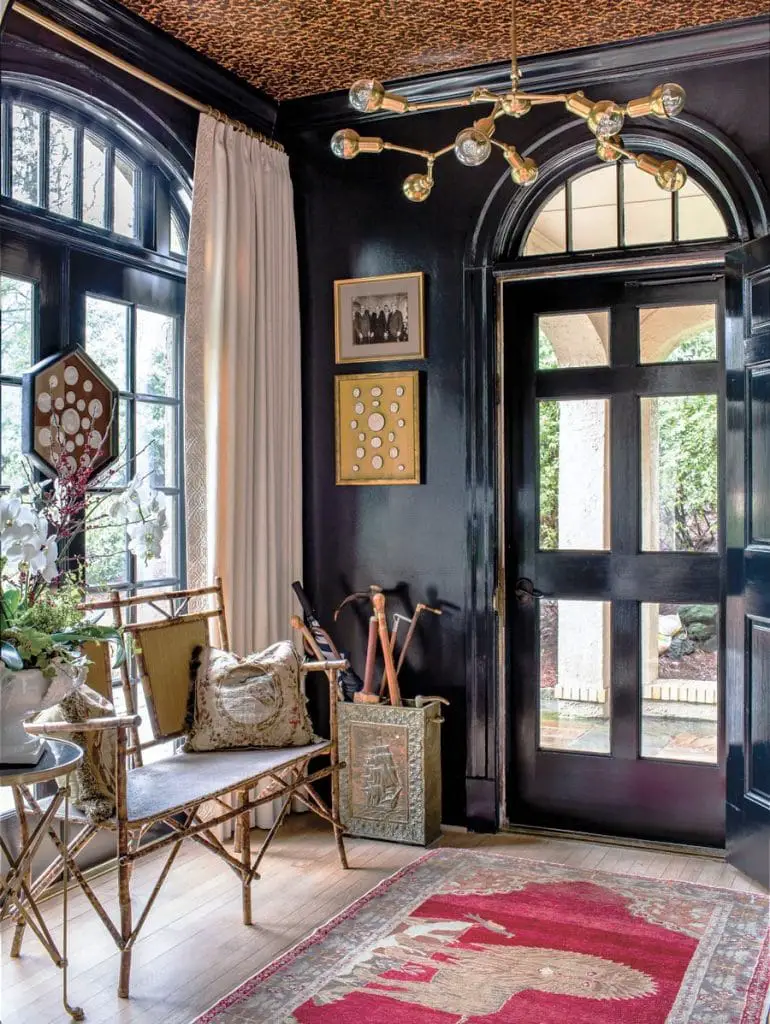 French-inspired interiors in a Mediterranean house in Buckhead, Atlanta by Norman Askins on Thou Swell #hometour #housetour #frenchstyle #interiordesign #buckhead #atlantahome 
