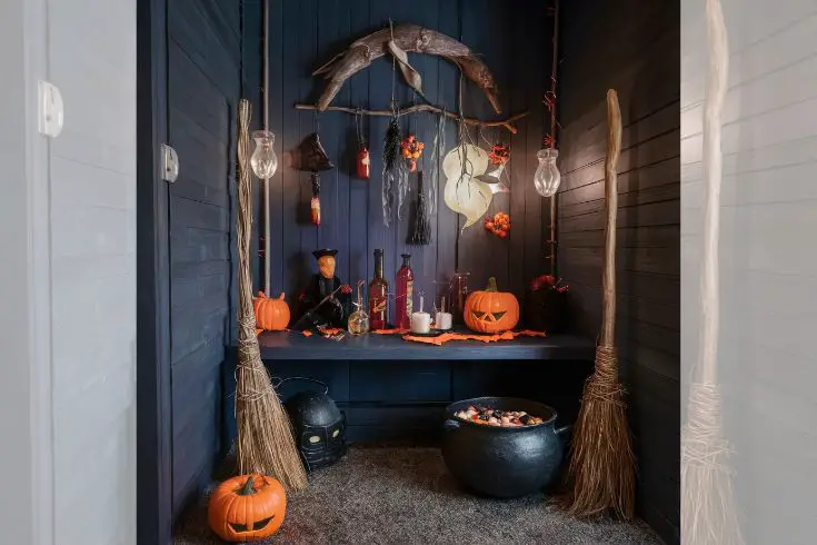 20 Spooky Halloween Home Decor Ideas to Bewitch Your Guests 14